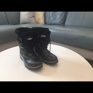 All weather boots